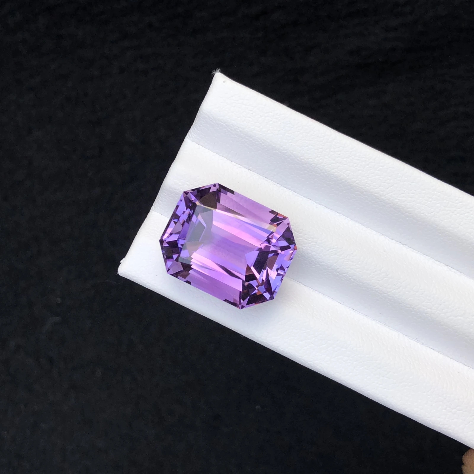 20.30 CT Natural Lavender Amethyst Fancy Cut Emerald Shape Loose Gemstone — view 4